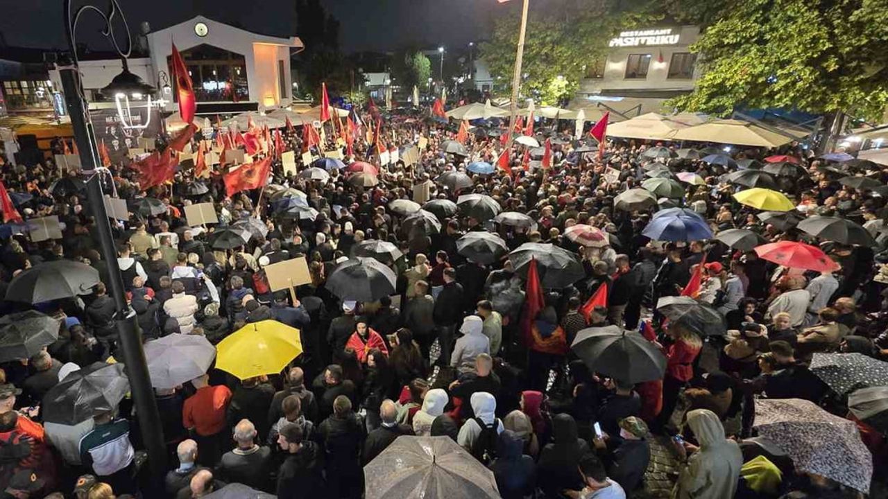 Kosova’da Lahey kararına tepki: sokaklarda 'benim adıma değil' sesleri