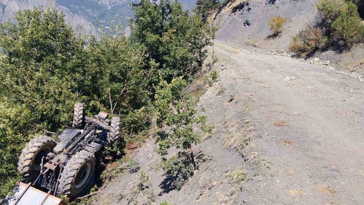 Köy yolunda devrilen traktör can aldı: Amasya Karaçavuş'ta 1 ölü, 3 yaralı