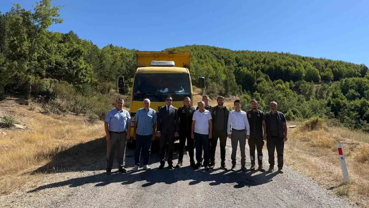 Köy yolunda yama ve onarım denetimi: Davut Boztaş sahada