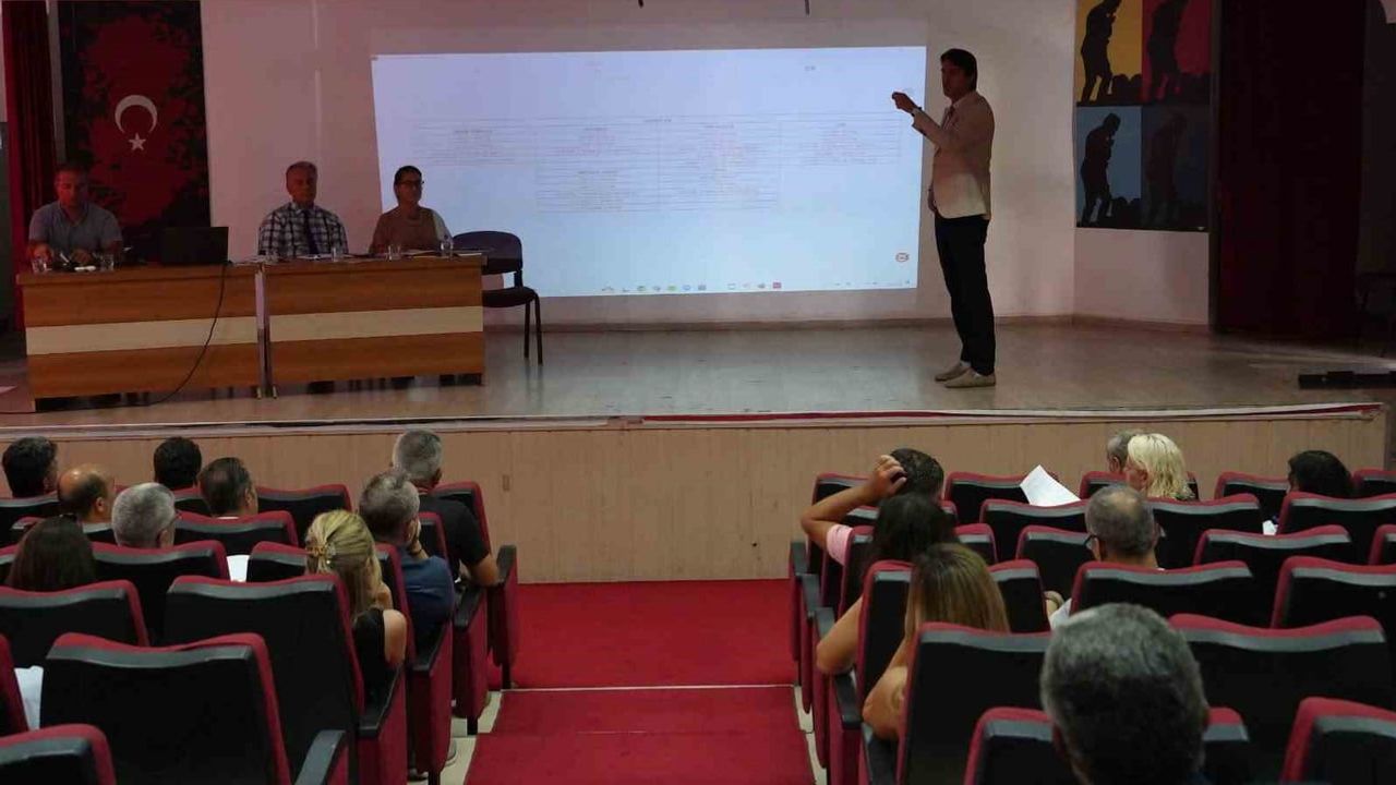 Köyceğiz'de müdürler yeni eğitim yılı için yol haritası çizdi