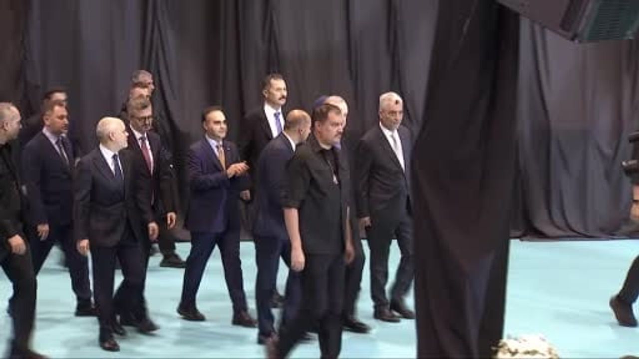 Kriz fırtınasının ortasındaki Türkiye: eşiği geçen dönüşüm