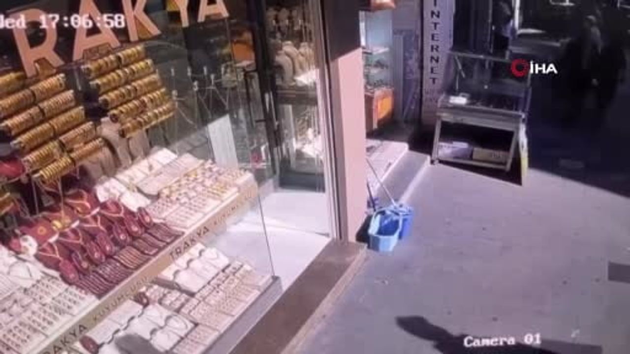 Küçükçekmece'de gümüşçüye silahlı saldırı: şüpheli esnaf ve vatandaşların müdahalesiyle yakalandı