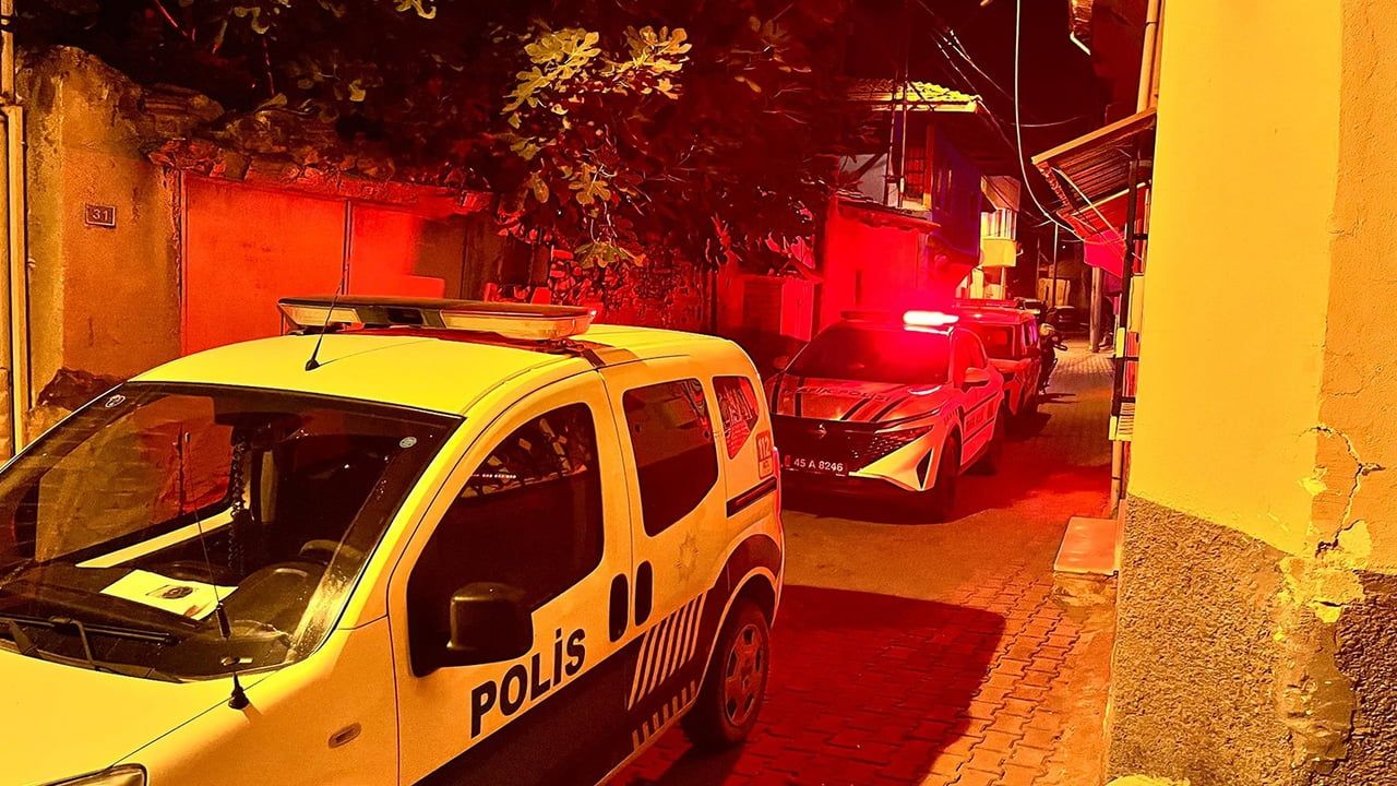 kula'da polis aracında 65 bin içimlik bonzai ele geçirildi, bir şüpheli tutuklandı