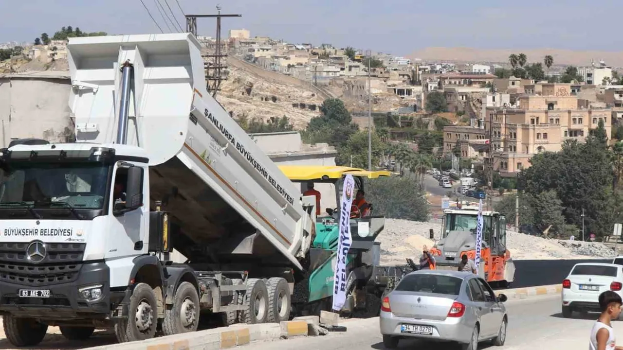 Kültür ve turizm yolunda modern dönüşüm: Şanlıurfa'da sıcak asfalt seferberliği