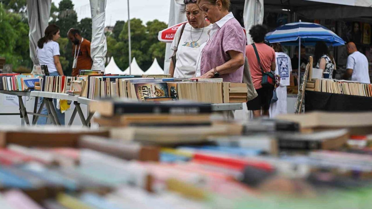 Kültürpark’ta İZKİTAP coşkusu: kitapseverler söyleşiler ve stantlarda buluşuyor