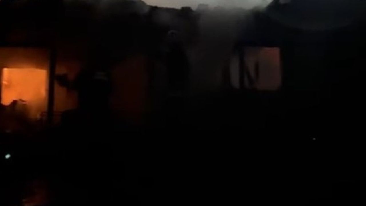 Kulu'da Kozanlı Mahallesi'ndeki ev yangında kullanılamaz hale geldi