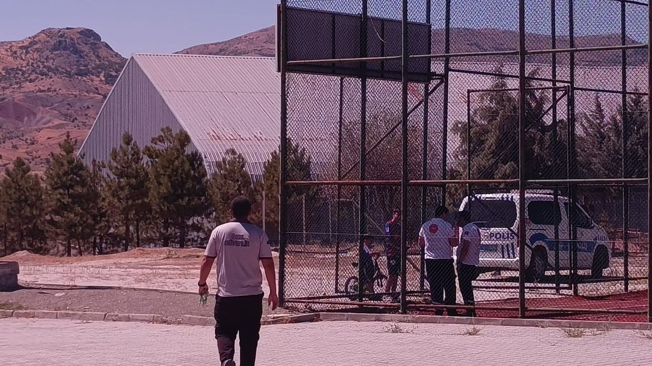 Kurşunlu'da traktör sulama havuzuna düştü, kadın sürücü ağır yaralandı