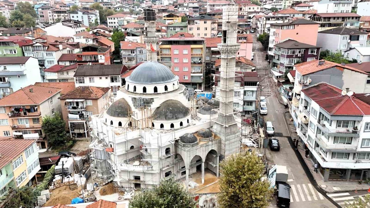 Kuruçeşme'nin siluetini değiştirecek merkez camisi yükseliyor