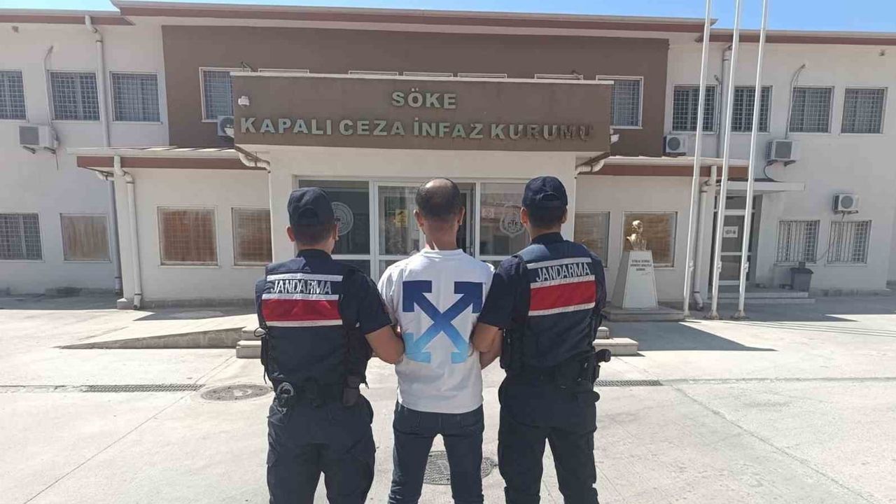 Kuşadası'nda kesinleşmiş hapis cezasıyla aranan hükümlü jandarmaya teslim edildi