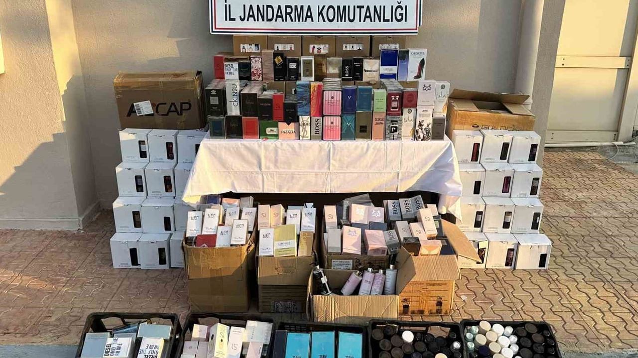 Kuşadası'nda lüks markalara yönelik 4 milyonluk kaçak kozmetik baskını