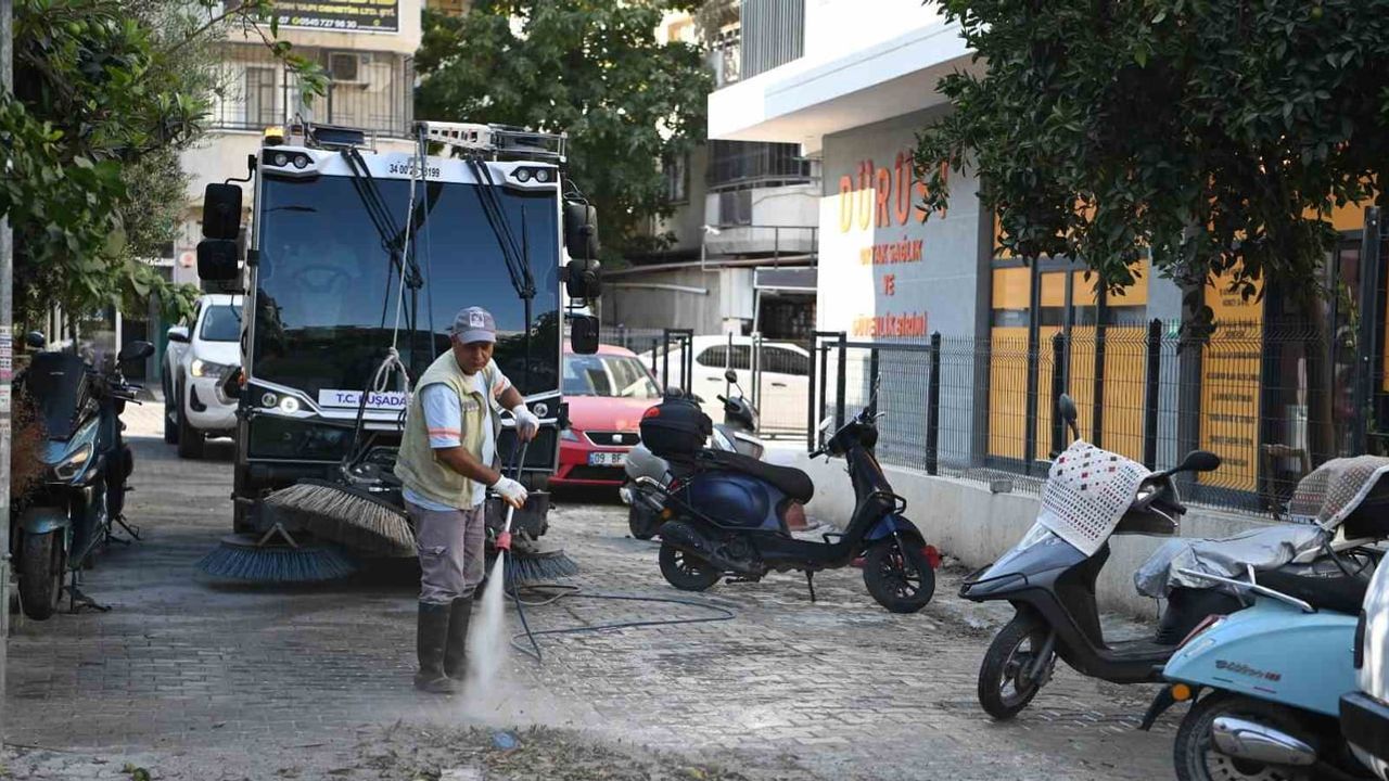 Kuşadası'nda sokaklar yeni yüzüne kavuşuyor