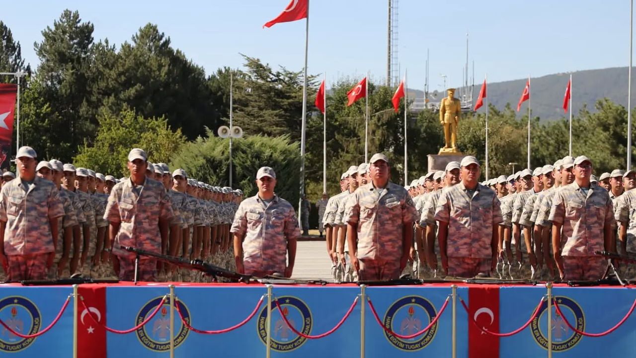 Kütahya'da bedelli erler eğitimlerini yeminle taçlandırdı