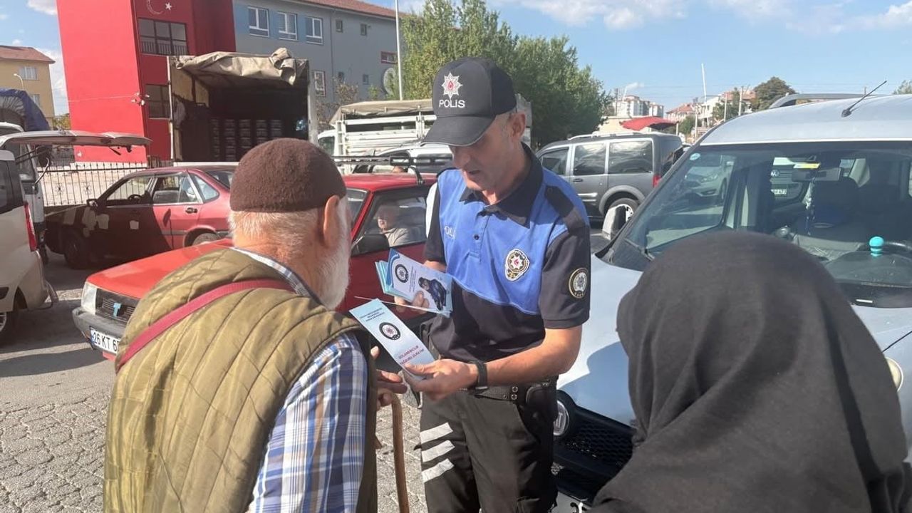 Kütahya'da hayallerine emniyetle birlikte adım at projesiyle okul çevrelerinde denetim