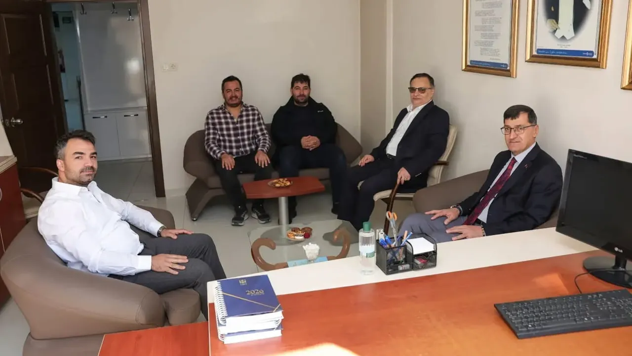 Kütahya'da Kahveci, Makina Mühendisleri Odası yönetimiyle kent gündemini değerlendirdi
