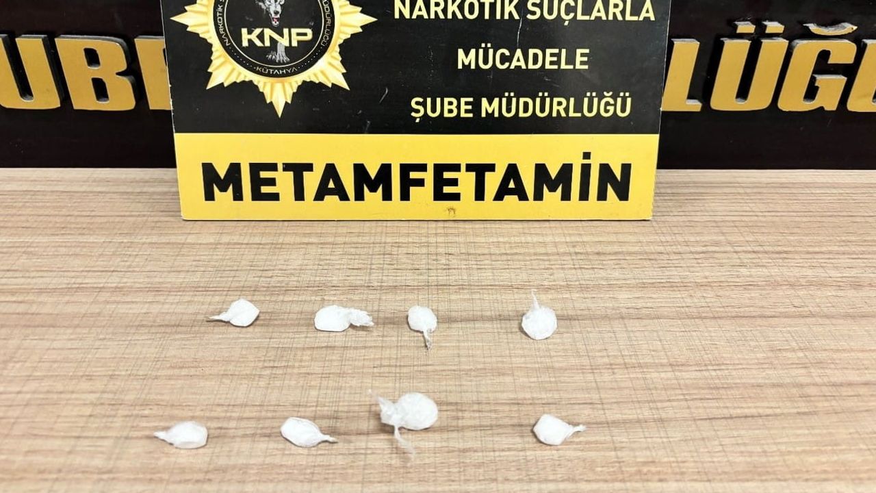 Kütahya'da operasyon dalgası: 2 bin 283 gram ve 4 bin 571 hap ele geçirildi