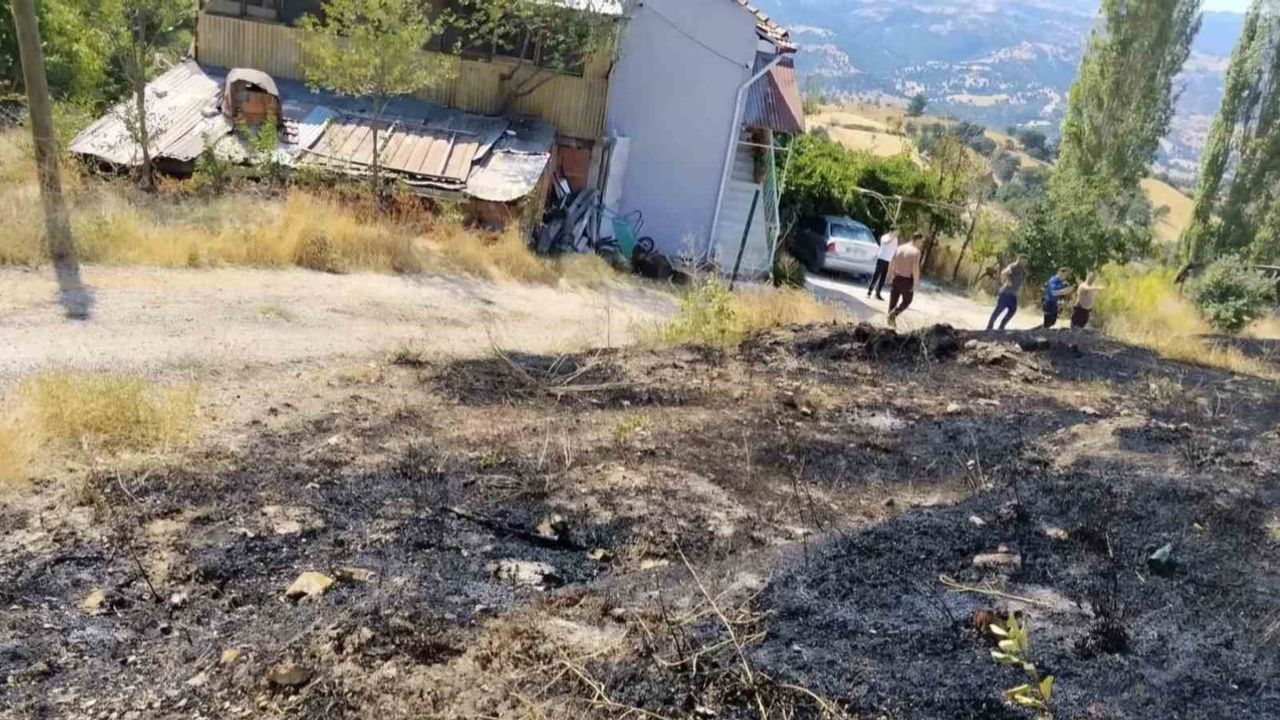 Kütahya Emet'te ot yangını itfaiyenin erken müdahalesiyle kontrol altına alındı