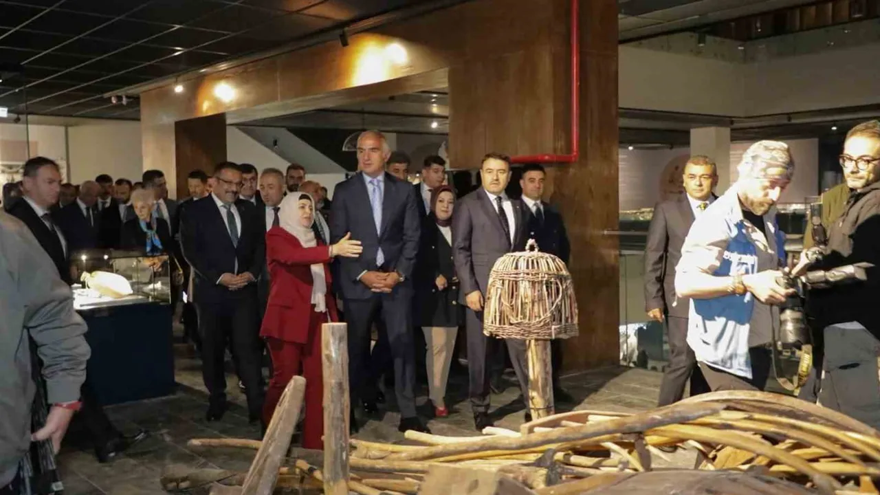 Kütahya'nın mirası tek çatı altında: arkeoloji ve maden müzesi açıldı