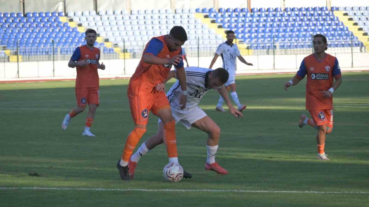 Kütahyaspor evinde farklı kazandı, Serkan Köse üçledi