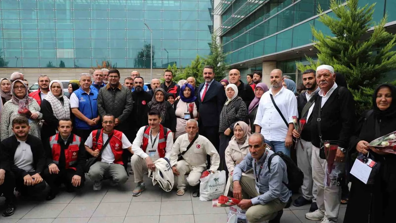 Kutsal topraklardaki manevi yolculuk yurt dönüşüyle tamamlandı
