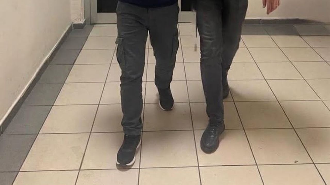 Kuyumcuda altın alırken yakalanan sahte polis tutuklandı