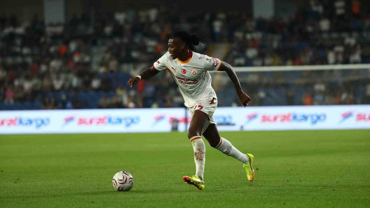 Leao ve Deniz Gül Başakşehir maçında Galatasaray formasını ilk kez taşıdı