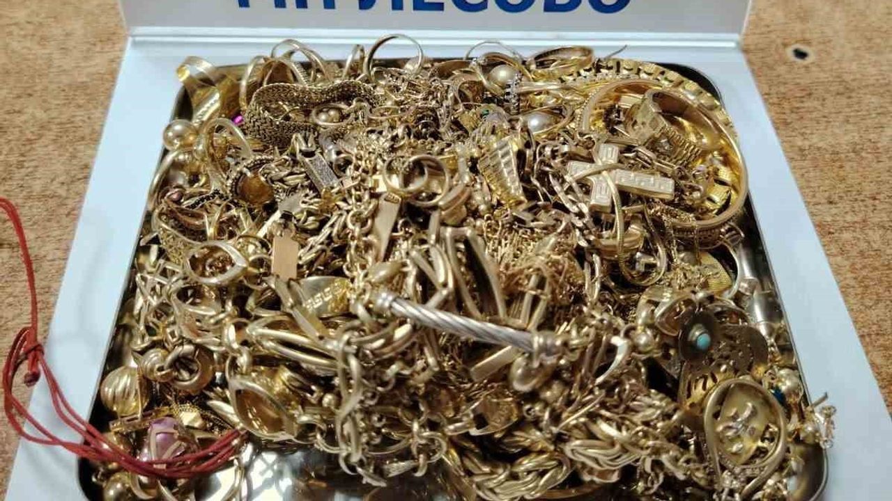 Lesovo'dan Türkiye'ye sokulmak istenen 708 gram altın yakalandı