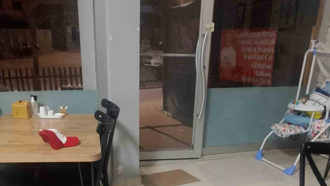 Lokantada 'beyler terbiyeli olun' uyarısı kavgaya dönüştü: çift şikâyetçi