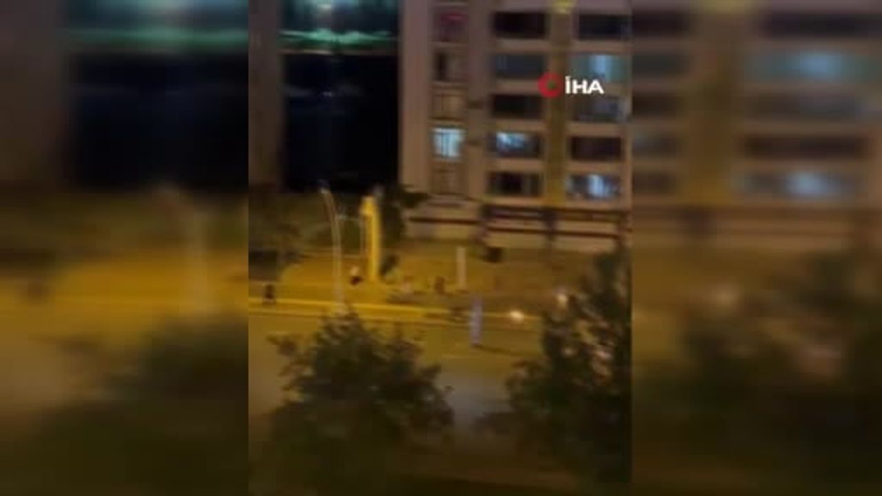 Maç sevinci kısa sürdü: hedef gözetilerek atılan havai fişek iki kardeşi yaraladı