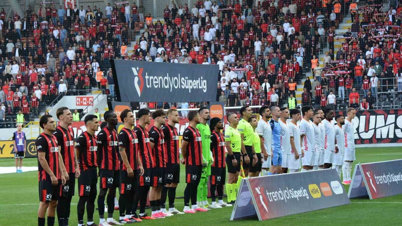 Maçta denge: Çorum FK ile Corendon Alanyaspor ilk 15 dakikada 0-0