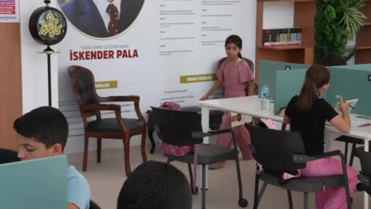 Mahallenin yeni çalışma noktası: İskender Pala kütüphanesi gençleri çekiyor