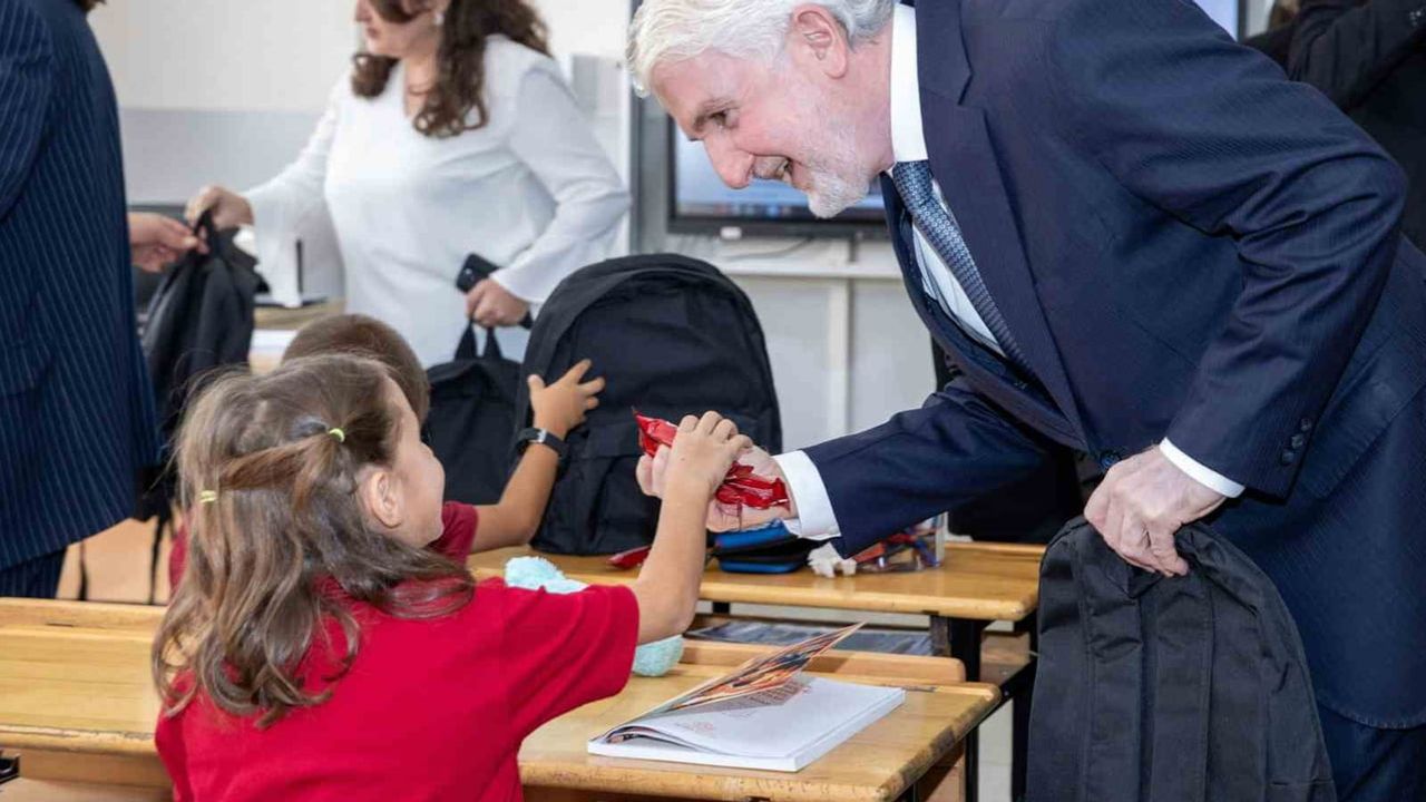 Mahmudiye'de okula dönüş heyecanına TEI kırtasiye desteği