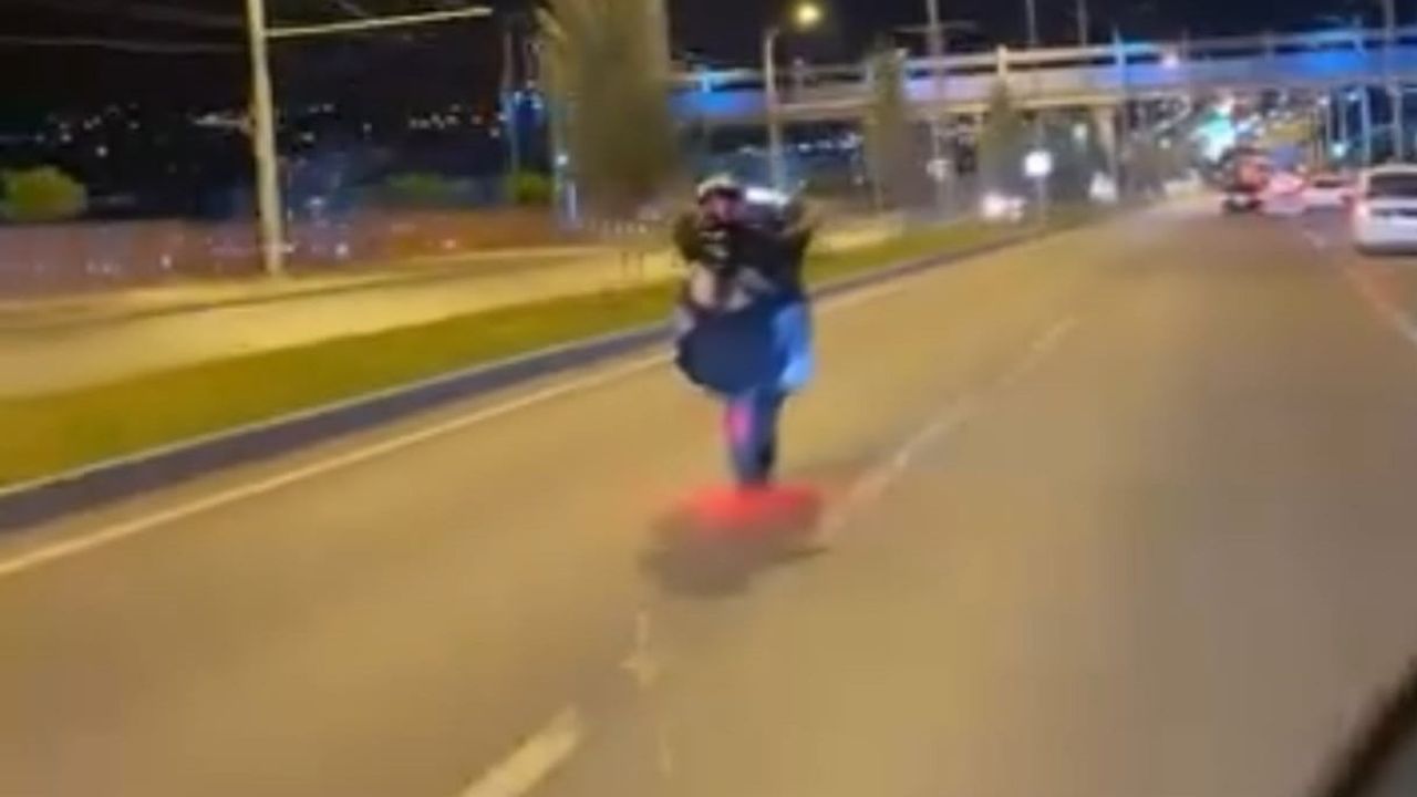 Malatya çevre yolunda tehlikeli teker kaldırma anı