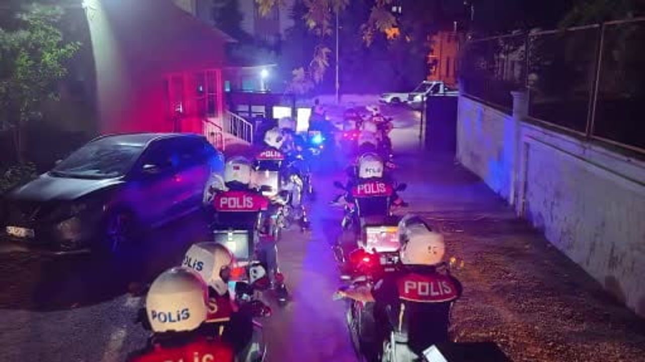 Malatya'da eğlence mekanlarına sıkı denetim: ruhsatsız tabanca ve sentetik haplar bulundu