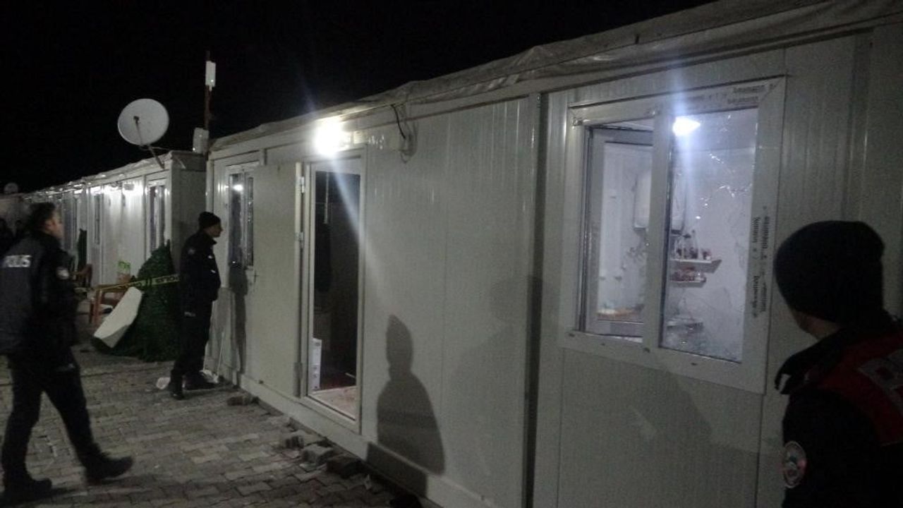 Malatya'da konteyner kentte kılıçlı saldırı: polise saldıran sanığa 18 yıl 11 ay hapis