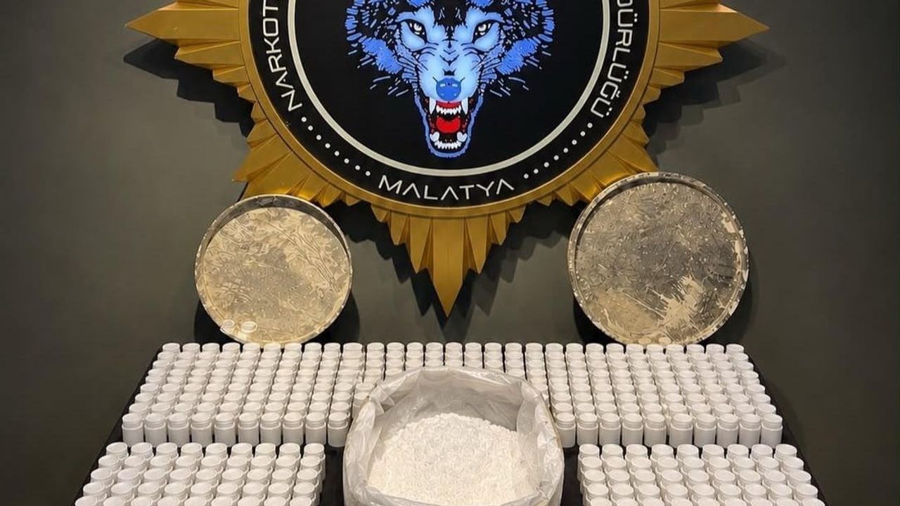 malatya'da pregabalin operasyonu: 18 bin 500 haplık hammadde ele geçirildi