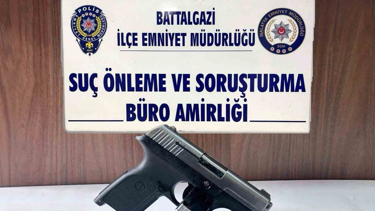 Malatya'da sokak denetimlerinde 39 aranan şahıs yakalandı; silah ve uyuşturucuya el kondu