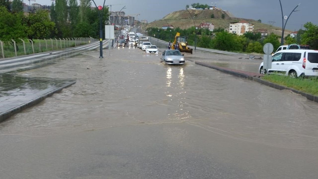 Malatya'da yoğun yağış uyarısı: sel, dolu ve yıldırım riski