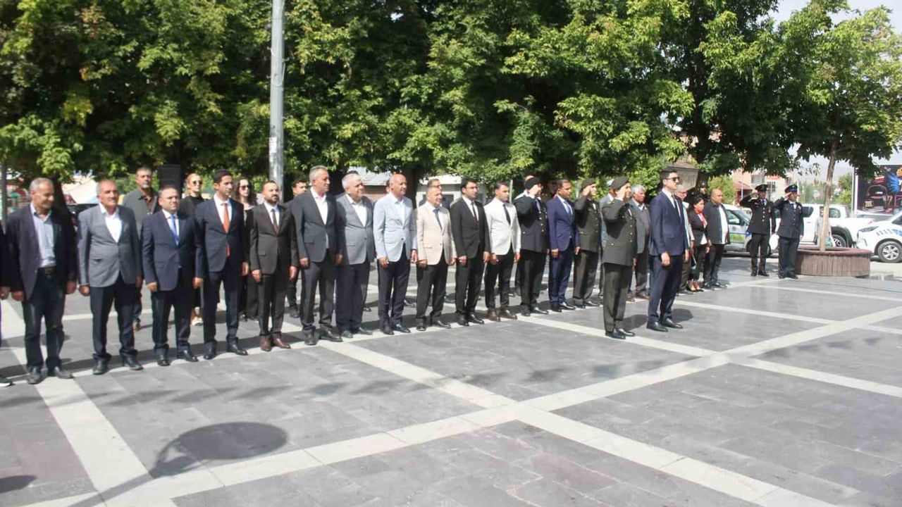 Malazgirt'te vatan savunmasının kahramanları törenle anıldı