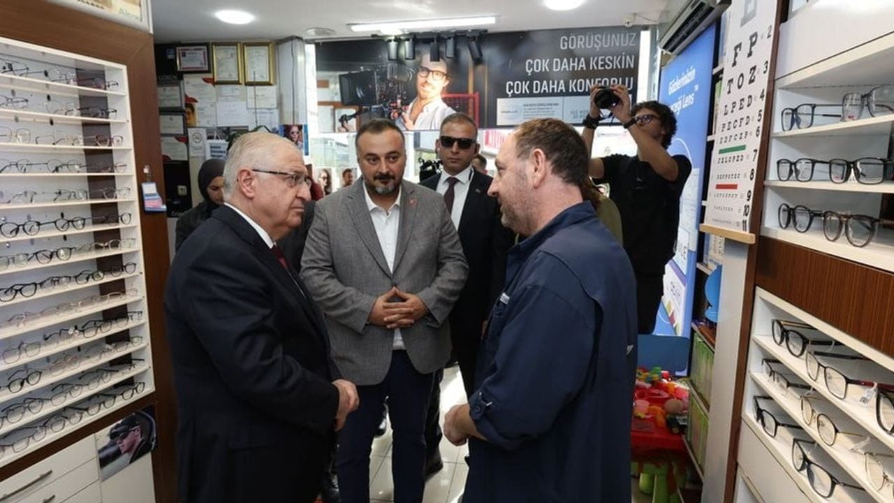 Maltepe'de esnafla buluştu: Yaşar Güler'den hayırlı kazançlar dileği
