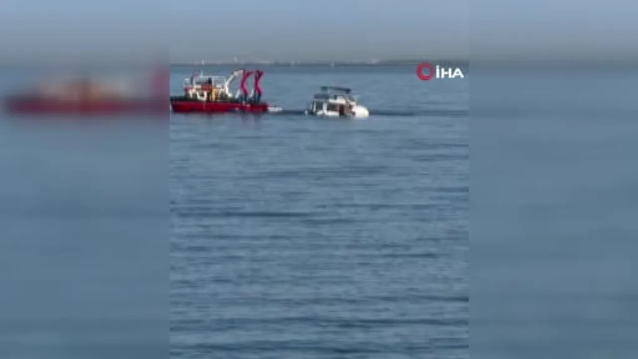 Manavgat açıklarında arızalanan tekne su alıp batma tehlikesi geçirdi