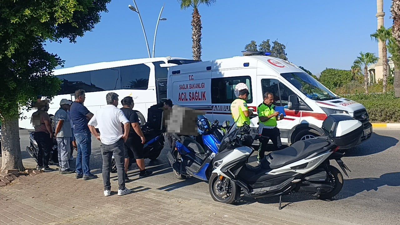 Manavgat’ta dönüş manevrası sonrası zincirleme motosiklet kazası