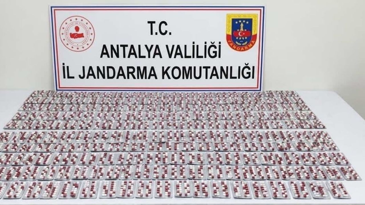 Manavgat'ta iki adrese yapılan operasyonda 3 bin sentetik hap ele geçirildi