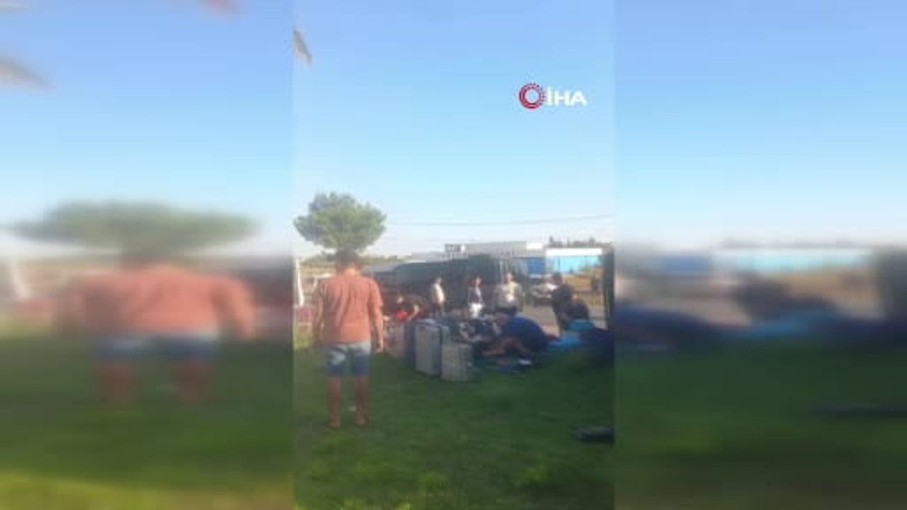 Manavgat'ta üç aracın karıştığı zincirleme kaza: 15'i turist 17 yaralı