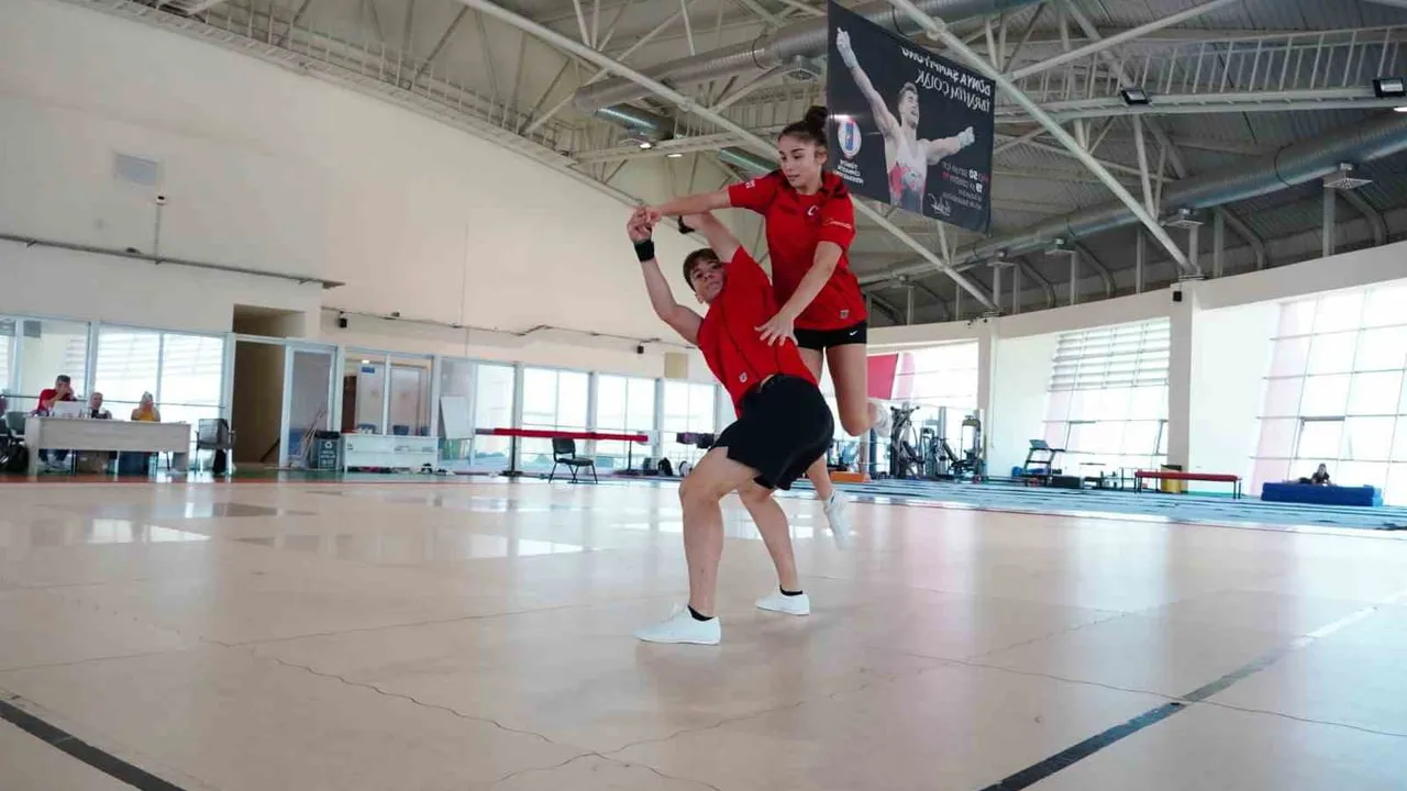 Manisa ağırlıklı kadro Pamplona’da madalya peşinde