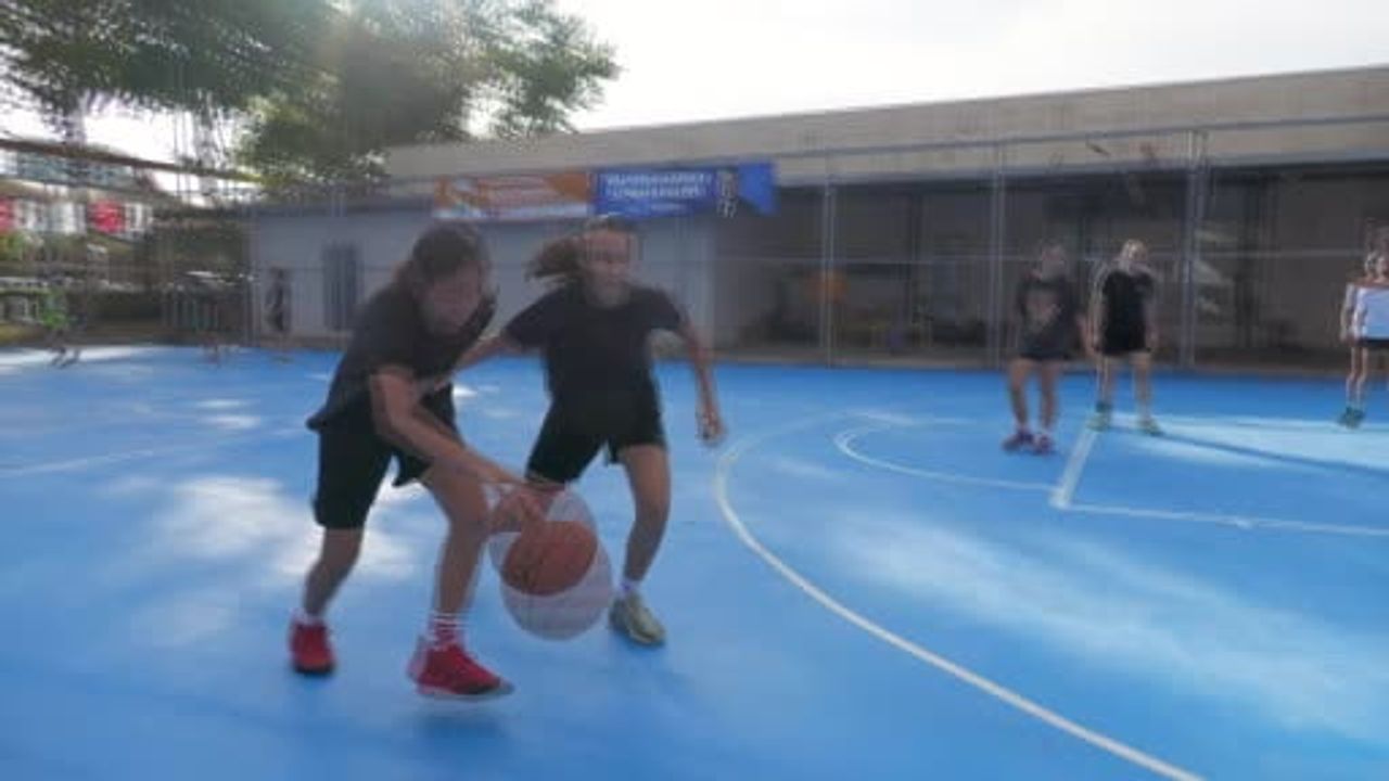 Manisa'da 3x3 sokak basketbolu gençleri bir araya getirdi