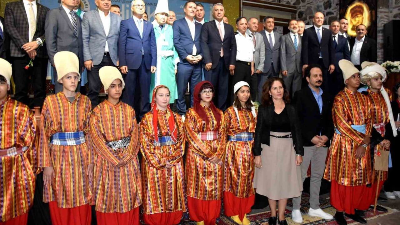 Manisa'da ahinin baş tacı: 70 yaşındaki aşçı Mehmet Akgül yılın ahisi seçildi