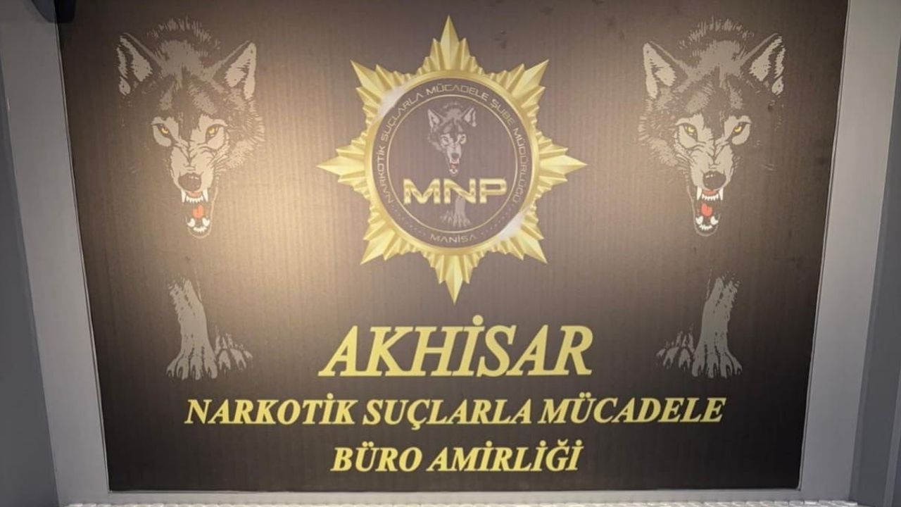 Manisa'da Akhisar merkezli baskında 110 bin 60 sentetik ecza hapı ele geçirildi