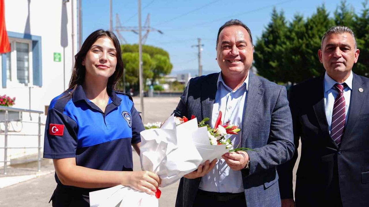 Manisa'da zabıtanın sahadaki görünürlüğü elektrikli bisikletlerle artıyor