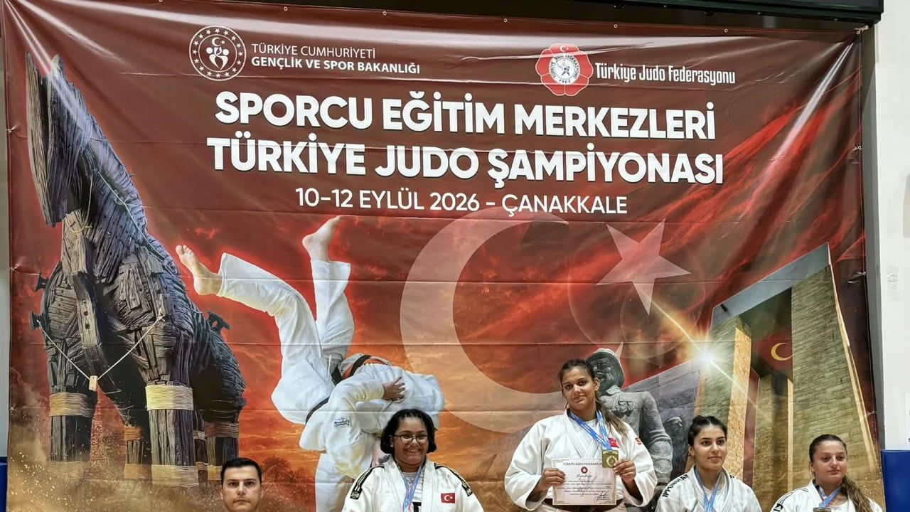 Manisa’dan iki ilde 16 madalyayla dönen sporcular kenti gururlandırdı