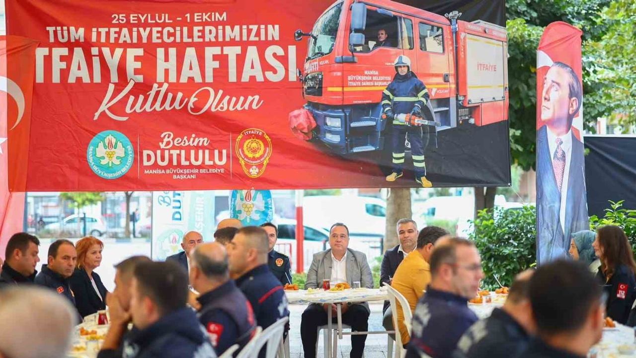 Manisa itfaiyesine teşekkür ziyareti: Dutlulu başarı ve fedakarlığı vurguladı